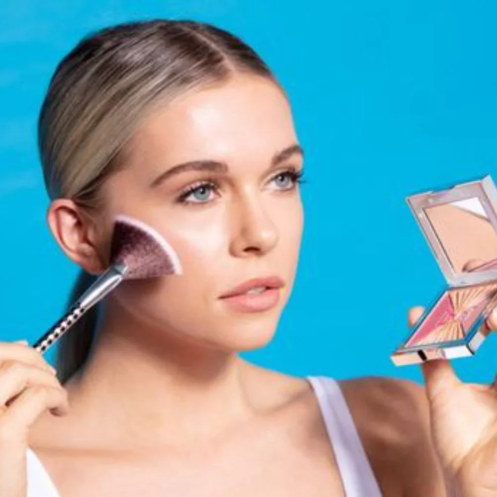 PUR Out of the Blue Light Up Blush Vanity Palette